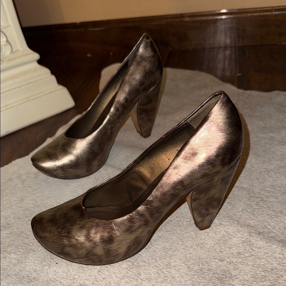 Elegant Gold Metallic Women's Cindy Heels Size 7